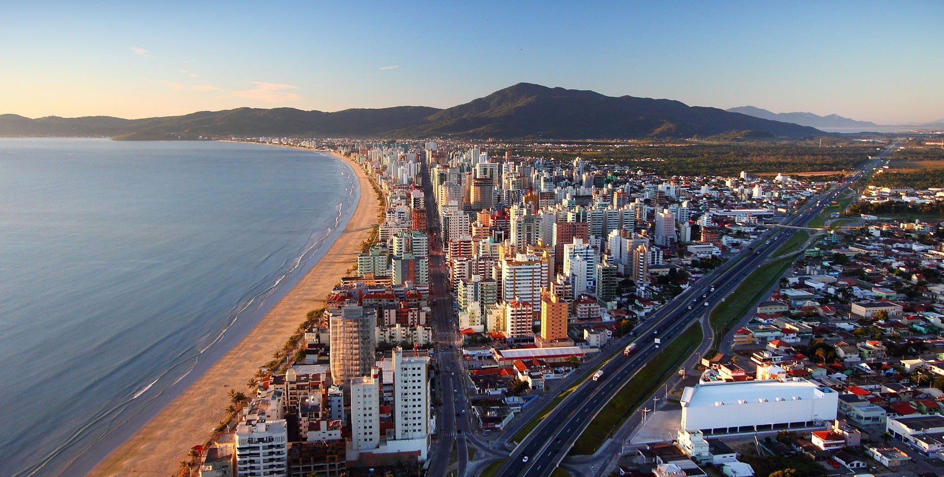 Itapema Card background image (desktop)